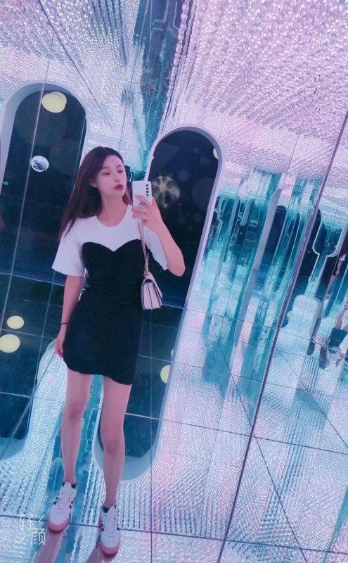 杭州金地广场小美女